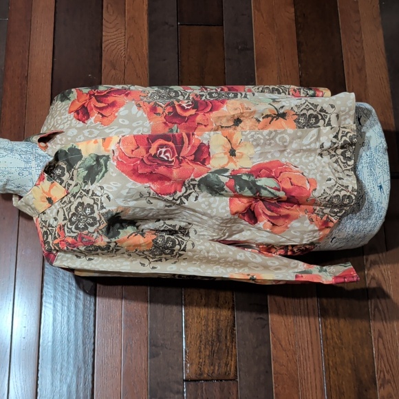 Chico's Multicolor Floral Button Down Blouse - Picture 2 of 9